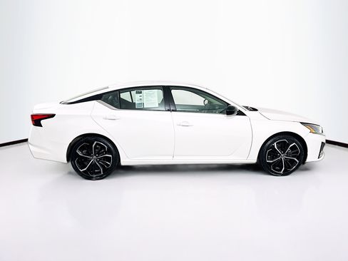 Used 2024 Nissan Altima 2.5 SR image 10