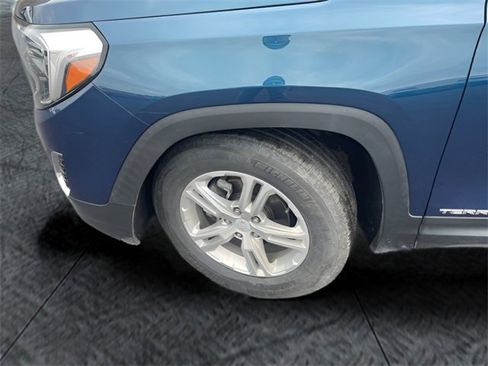 Used 2020 GMC Terrain SLE w/ LPO, Floor Liner Package image 27