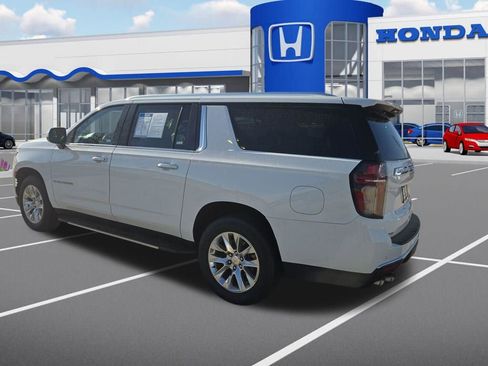 Used 2023 Chevrolet Suburban Premier image 13