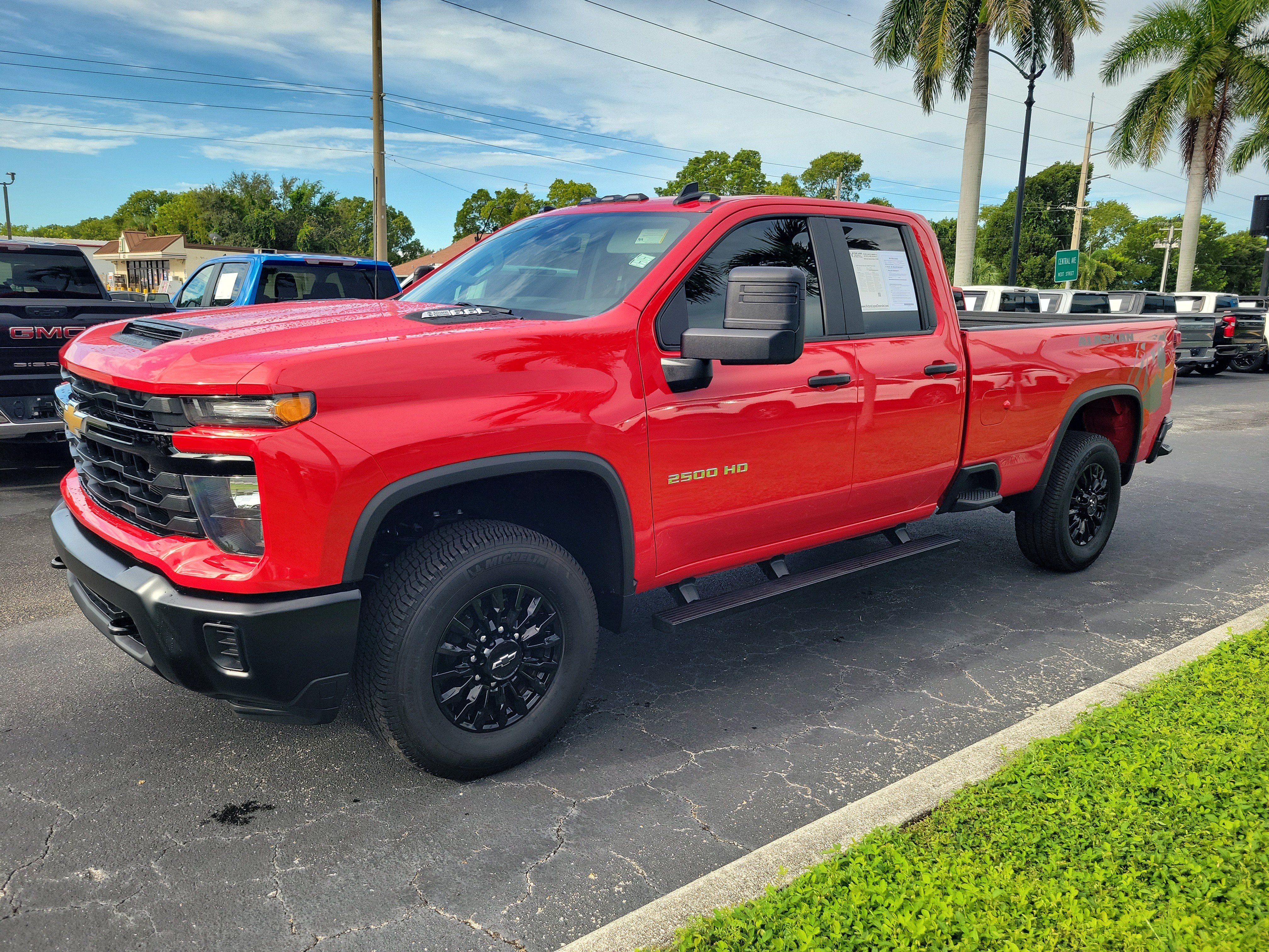 Used 2026 Chevrolet Silverado 2500 W/T AWD/4WD image 2
