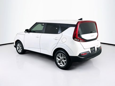 Used 2022 Kia Soul LX w/ Technology Package FWD image 5