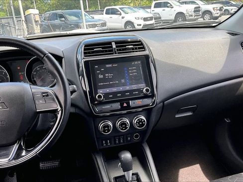 Used 2020 Mitsubishi Outlander Sport SE AWD/4WD image 9