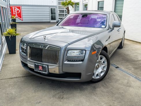 Used 2010 Rolls-Royce Ghost RWD image 3
