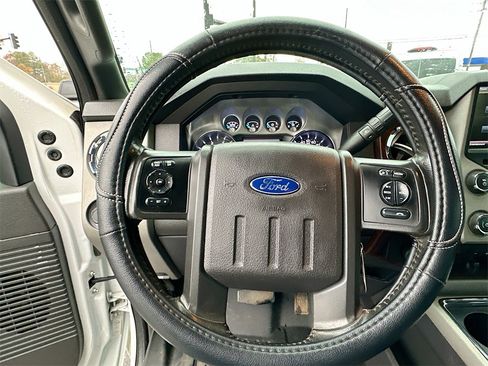 Used 2014 Ford F250 Lariat w/ Lariat Interior Package image 18