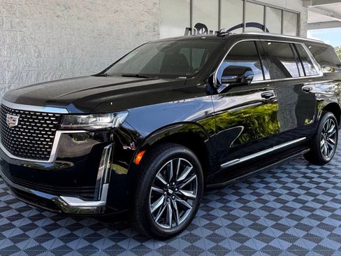 Used 2021 Cadillac Escalade ESV Premium Luxury RWD image 4