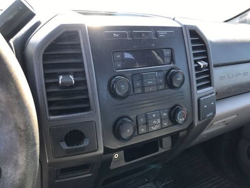 Used 2018 Ford F250 XL w/ Power Equipment Group RWD image 8