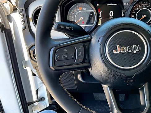 Used 2024 Jeep Wrangler Unlimited Sport AWD/4WD image 11