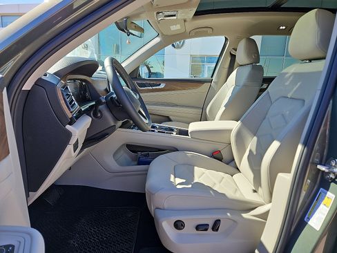 New 2026 Volkswagen Atlas SE image 13