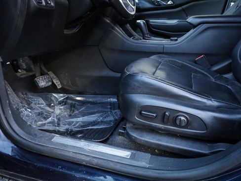 Used 2017 GMC Acadia SLT image 13