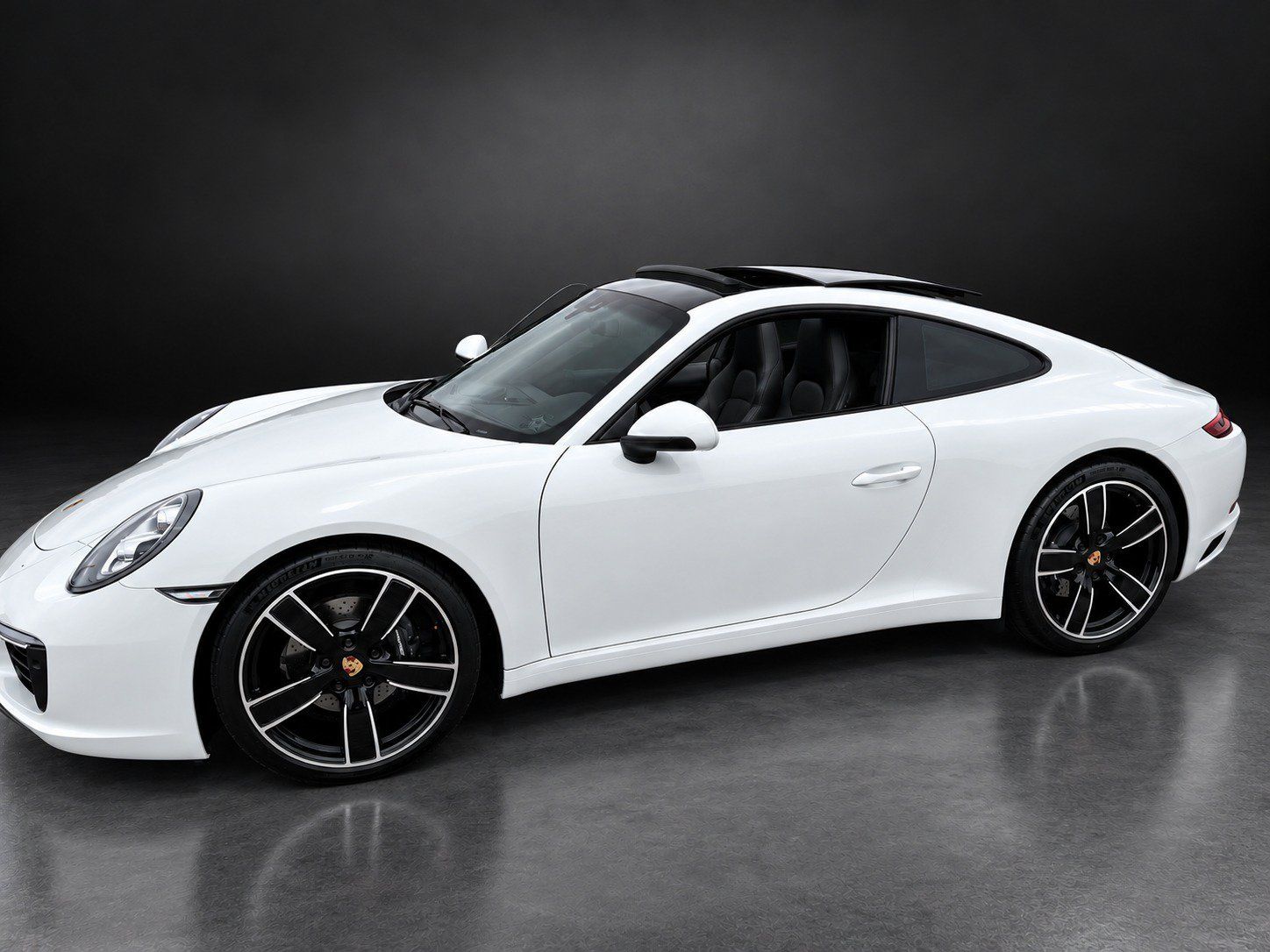 Used 2018 Porsche 911 Carrera image 1