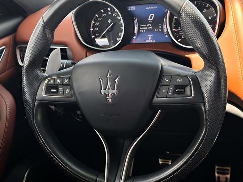 Used 2019 Maserati Levante GranSport AWD/4WD image 11