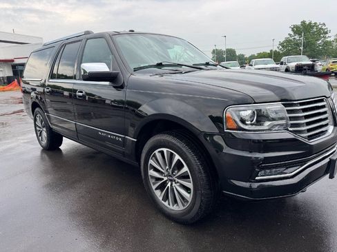 Used 2017 Lincoln Navigator L Select AWD/4WD image 12