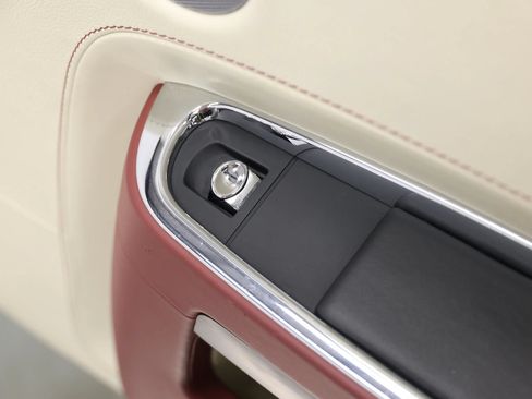 Used 2013 Rolls-Royce Ghost RWD image 96