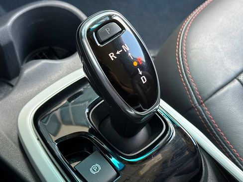 Used 2020 Chevrolet Bolt Premier w/ Infotainment Package FWD image 27