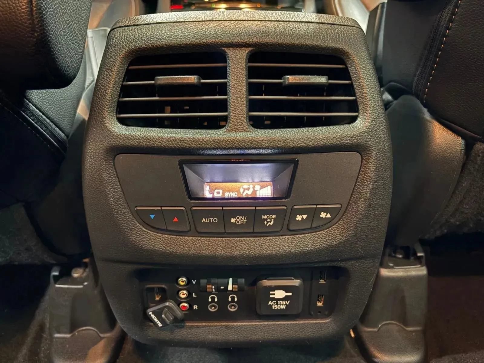 Used 2016 Honda Pilot Touring image 34