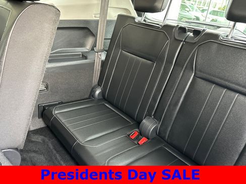 Used 2022 Volkswagen Tiguan SE image 16