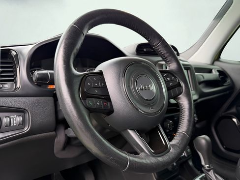 Used 2018 Jeep Renegade Altitude AWD/4WD image 54