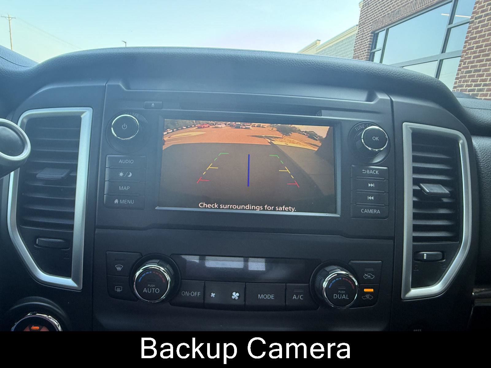 Used 2019 Nissan Titan SV w/ SV Convenience Package AWD/4WD image 11