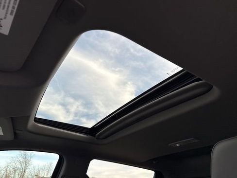 Used 2024 Chevrolet Silverado 1500 LT Trail Boss w/ LT Trail Boss Premium Package image 16