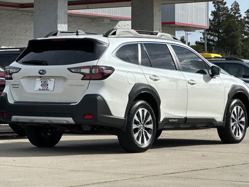 Used 2025 Subaru Outback Limited image 3