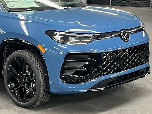 New 2026 Volkswagen Tiguan SE R-Line image 45