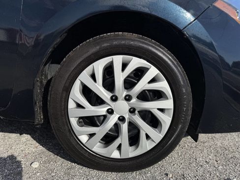 Used 2019 Toyota Corolla LE image 28
