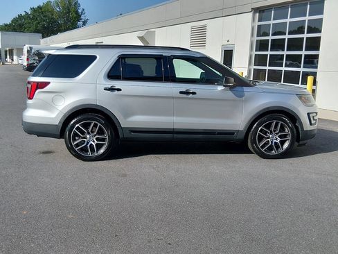 Used 2016 Ford Explorer Sport AWD/4WD image 3