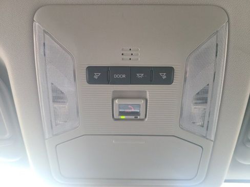 Used 2025 Toyota RAV4 XLE image 30