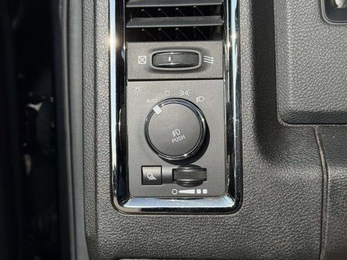 Used 2018 RAM 2500 Big Horn w/ Sport Appearance Group image 18