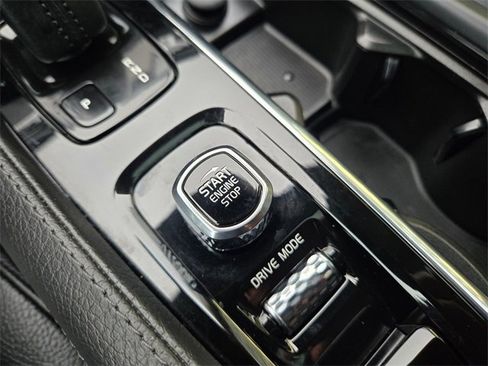Used 2020 Volvo XC90 T8 Momentum w/ Protection Package image 33