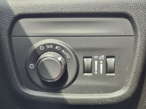 Used 2025 Jeep Grand Cherokee 4WD image 25