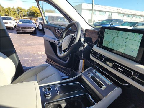 New 2026 Lincoln Aviator 2WD image 34
