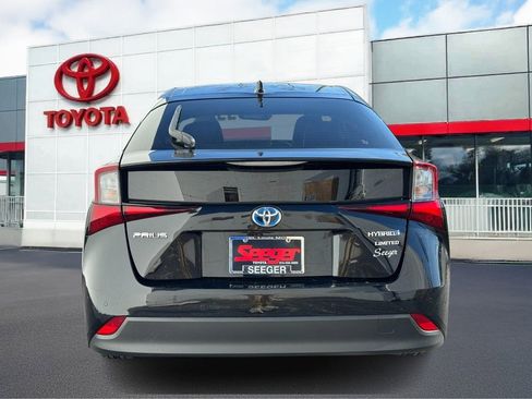 Used 2021 Toyota Prius image 8