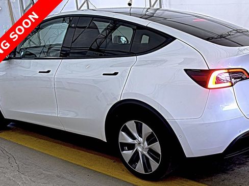 Used 2021 Tesla Model Y Long Range AWD/4WD image 4
