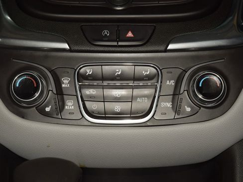 Used 2022 Chevrolet Equinox LT FWD image 27
