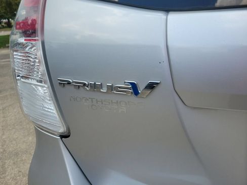 Used 2016 Toyota Prius V Four FWD image 11