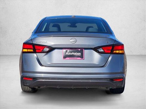 Used 2024 Nissan Altima 2.5 SV image 6