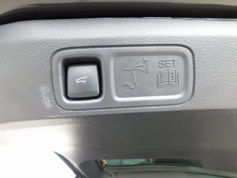 Used 2024 Ford Expedition Limited image 26