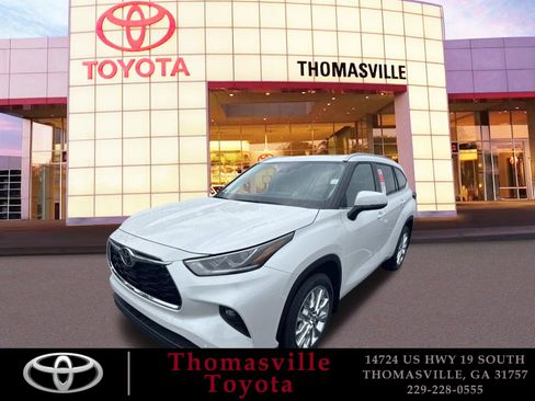 New 2026 Toyota Highlander Limited AWD/4WD image 1