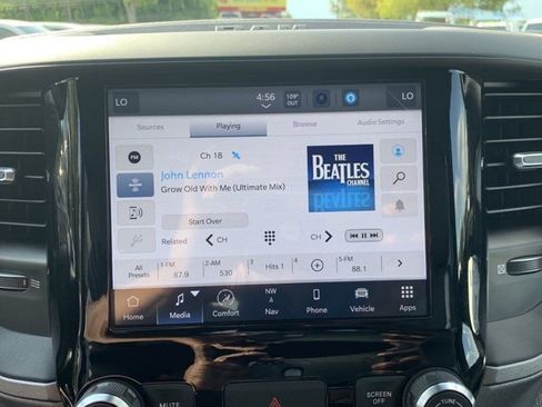 Used 2024 RAM 2500 Tradesman w/ Chrome Appearance Group image 27