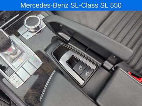 Used 2016 Mercedes-Benz SL 550 image 24