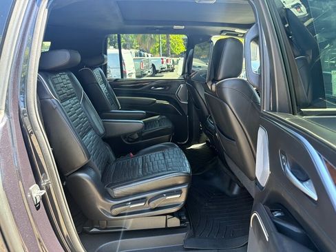 Used 2022 Cadillac Escalade ESV Sport Platinum AWD/4WD image 34