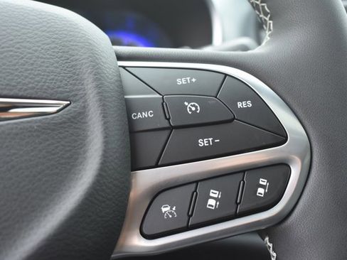 New 2026 Chrysler Pacifica Limited image 24