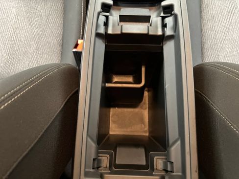 Used 2025 Nissan Rogue SV AWD/4WD image 44