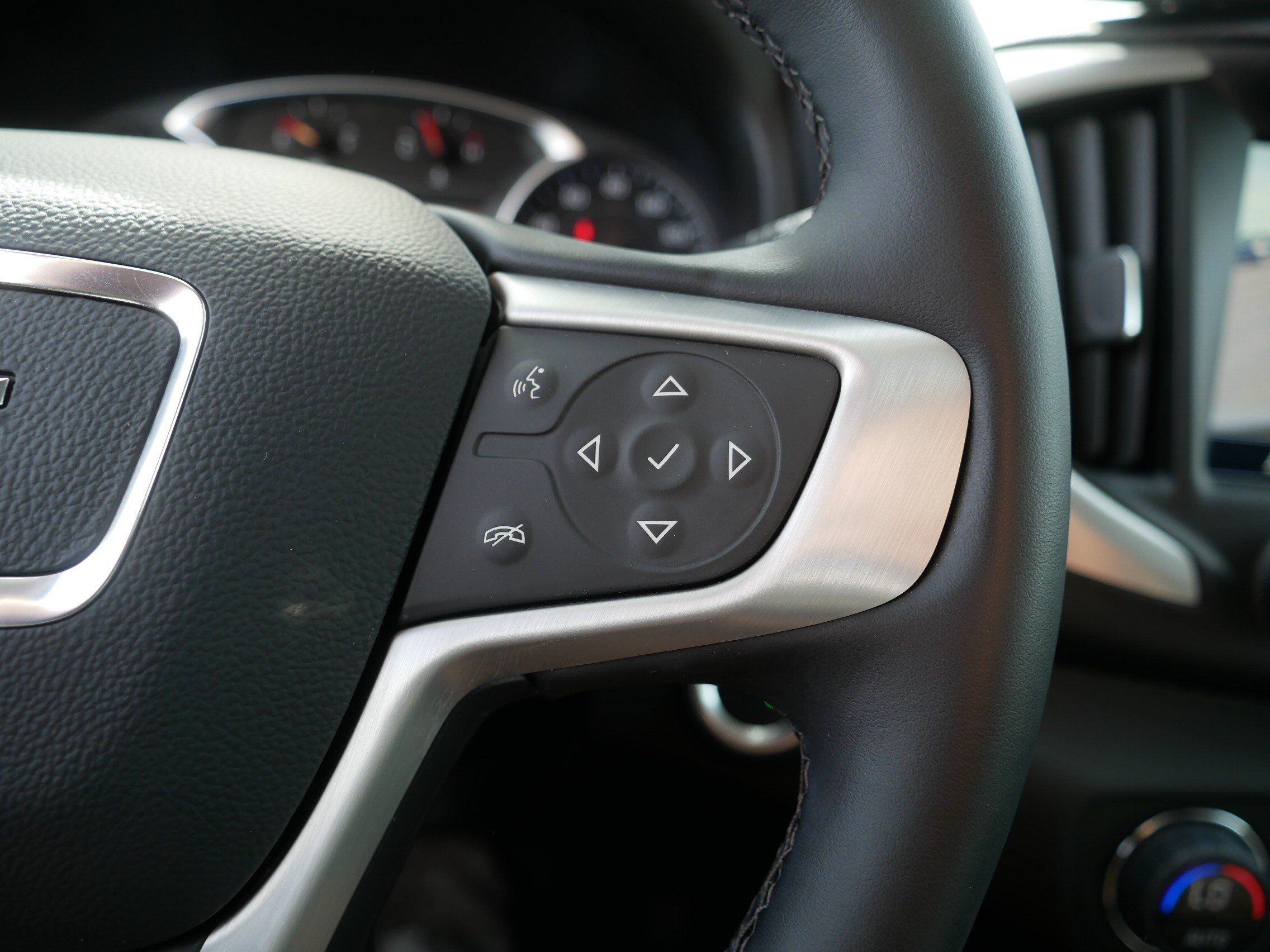 Used 2024 GMC Terrain SLT w/ Infotainment Package II AWD/4WD image 29