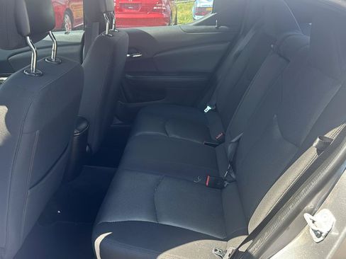 Used 2014 Dodge Avenger SE w/ Blacktop Package FWD image 11