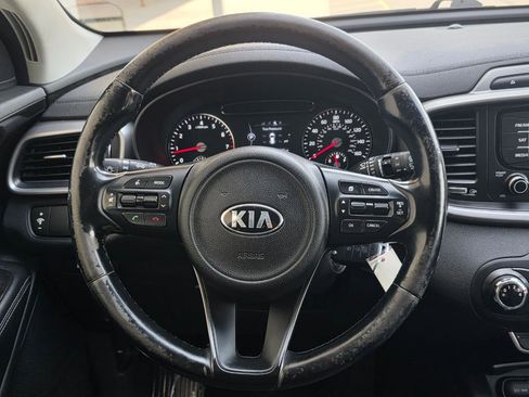 Used 2016 Kia Sorento AWD w/ LX Convenience Package image 16