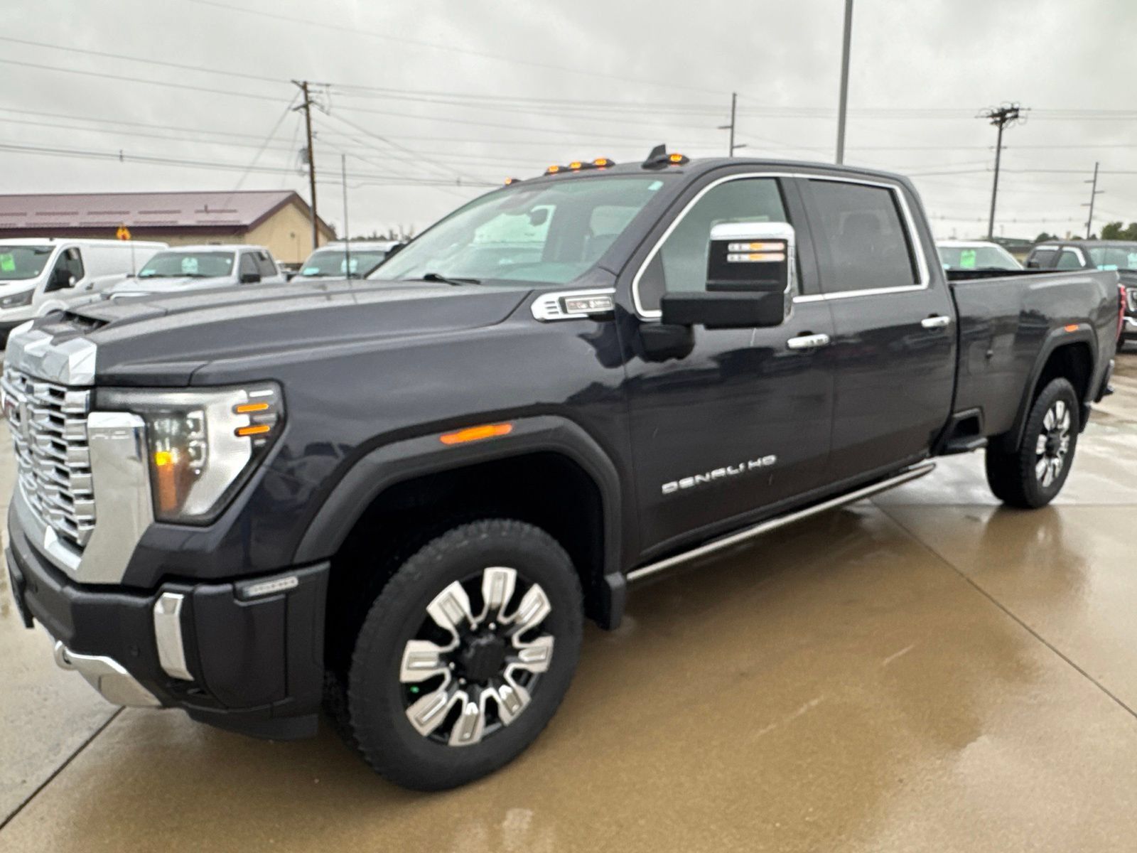 Used 2024 GMC Sierra 2500 Denali w/ Denali Reserve Package AWD/4WD image 4