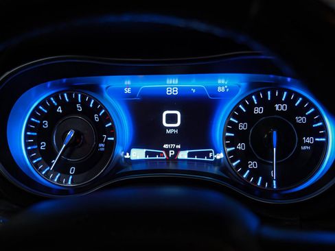 Used 2020 Chrysler 300 Touring L w/ Quick Order Package 2EF image 16