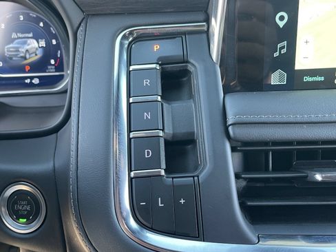 Used 2024 Chevrolet Suburban LT w/ Luxury Package AWD/4WD image 27
